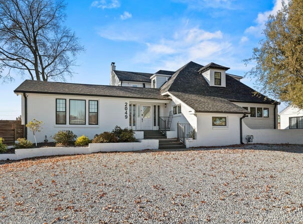 2049 S Brentwood Boulevard, Springfield, MO 65804