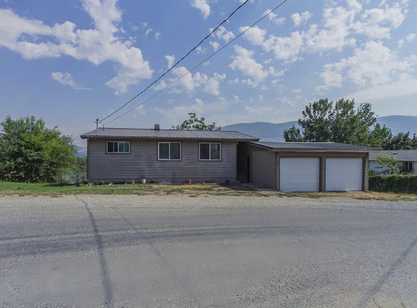 38 HART Rd, OROVILLE, WA 98844