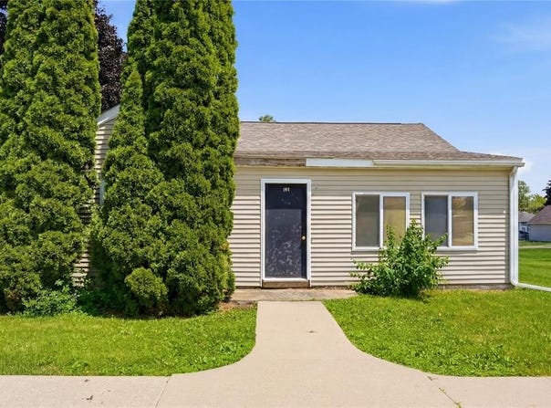 309 2nd Avenue, Clarence, IA 52216