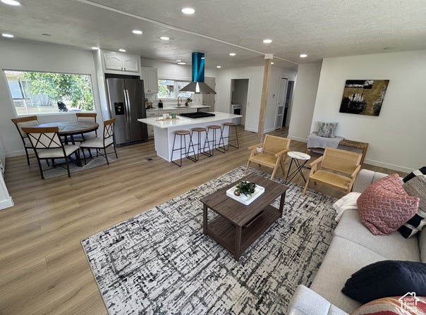 3860 S MIDLAND Dr, Roy, UT 84067