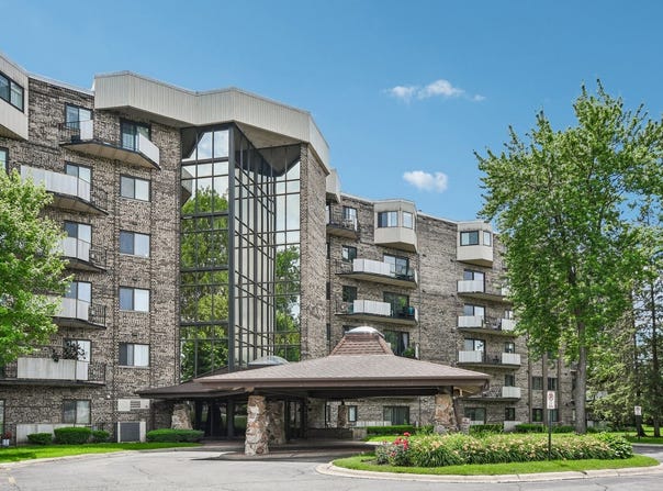 1275 E Baldwin Lane, Palatine, IL 60074