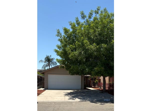 3417 Mitchell Avenue, Selma, CA 93662