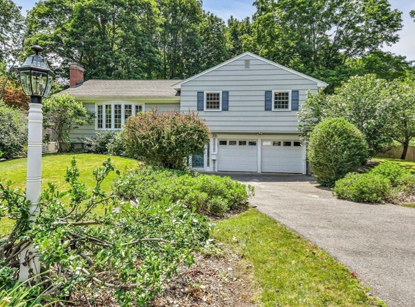 315 Hale St, Beverly, MA 01915