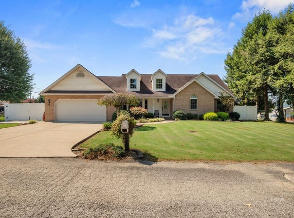 208 Shelby Ave, South Point, OH 45680