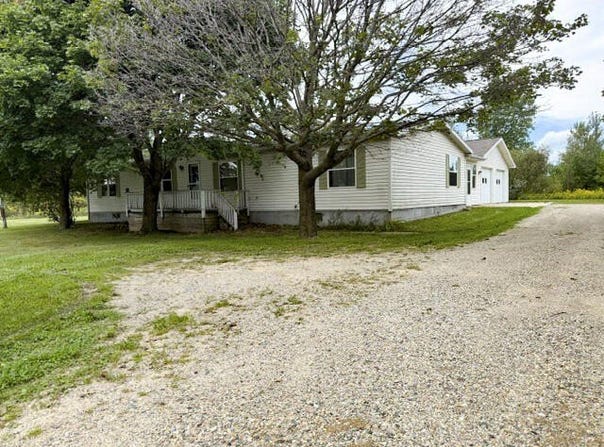 8738 Edgar Road, Lakeview, MI 48850