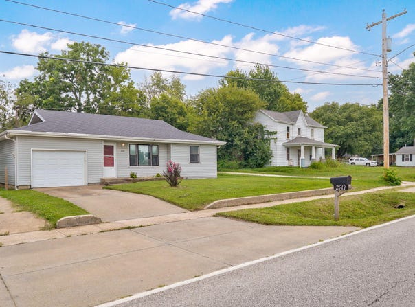 2619 E Division Street, Springfield, MO 65803