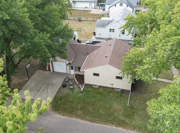 400 S Juniper Ave, Marion, SD 57043