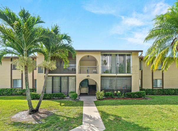 223 Pine Hov Circle, Greenacres, FL 33463