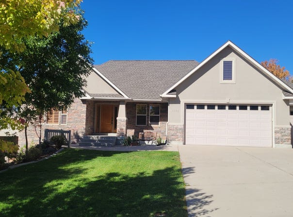1553 OAKVIEW Dr, Logan, UT 84321