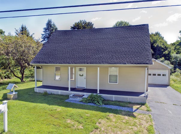 13 Foye Road, Hallowell, ME 04347