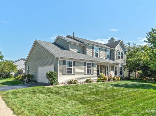 52 Blackberry Trail, Aurora, IL 60506