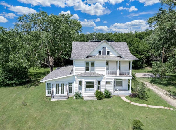 13113 S Victory Rd, Haven, KS 67543