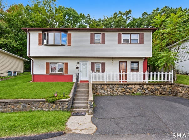 220 New Haven Avenue, Waterbury, CT 06708