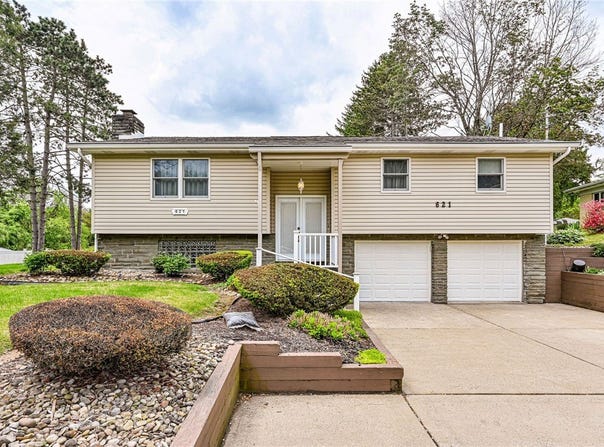 621 Sandy Hill Rd, Irwin, PA 15642