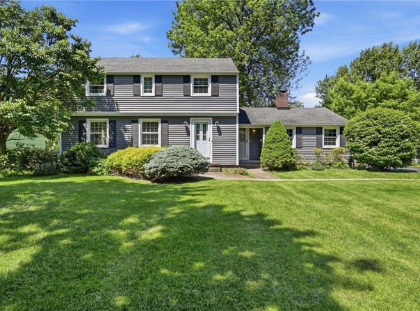 25 Maryvale Drive, Webster, NY 14580