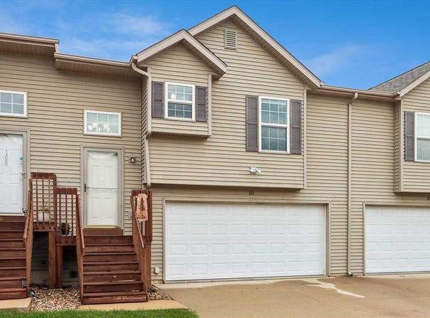 110 Jefferson Ln, NorthLiberty, IA 52317