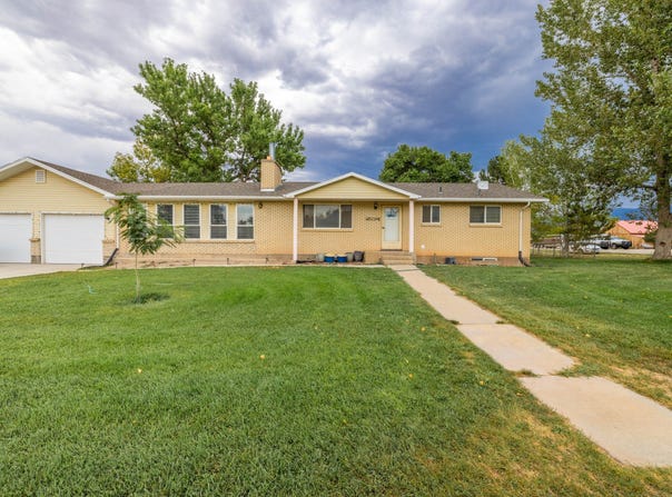 369 E 300 S, Levan, UT 84639