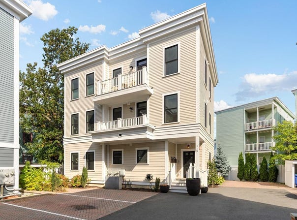 113 Beacon Street, Somerville, MA 02143