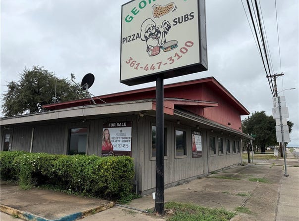 707 Nueces St, George West, TX 78022