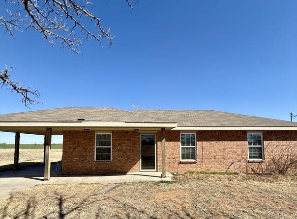 1307 Avenue A, Olton, TX 79064