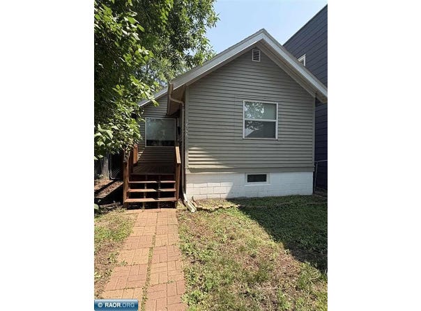 1606 E 3rd Ave E, Hibbing, MN 55746