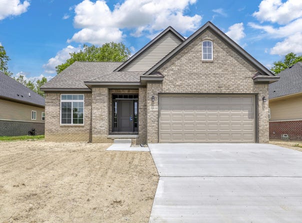 31610 Beaver Circle, New Boston, MI 48164
