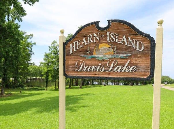 625 DAVIS LAKE RD., Columbia, LA 71418