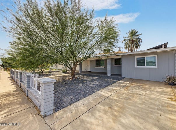 8806 N 28th Drive, Phoenix, AZ 85051