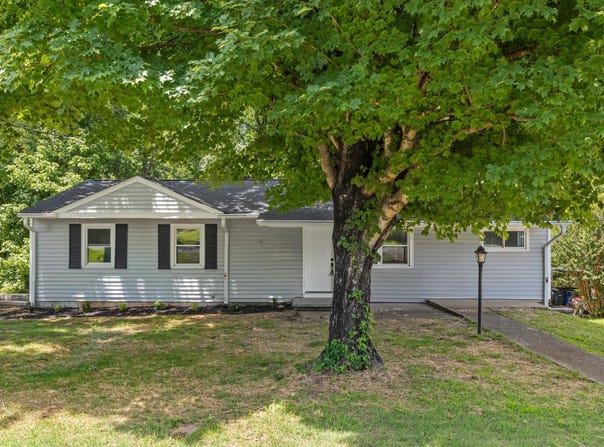 410 Calhoun Dr, Florence, AL 35630