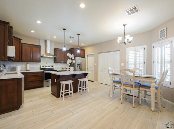 9304 E SADDLE DR, Yuma, AZ 85365