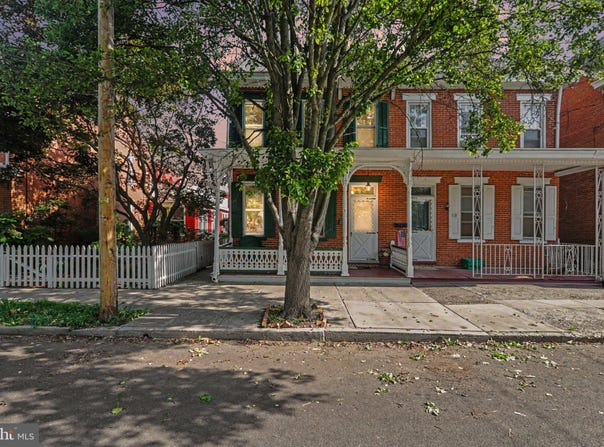 215 WALNUT Street, CARLISLE, PA 17013