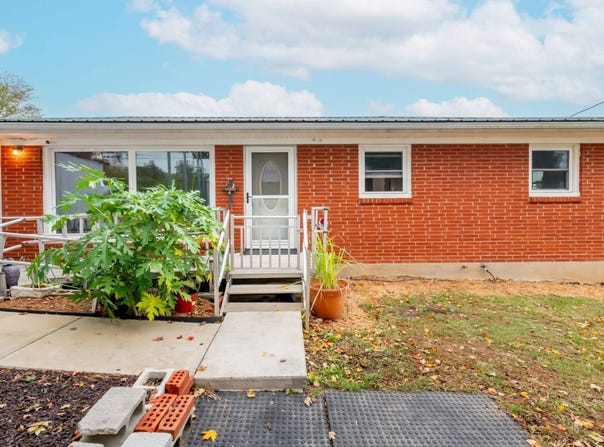 7442 N Jackson Highway, Magnolia, KY 42757
