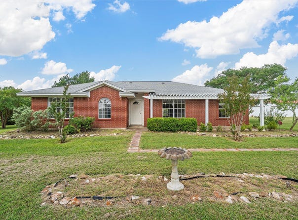 689 LCR 662, Kosse, TX 76653