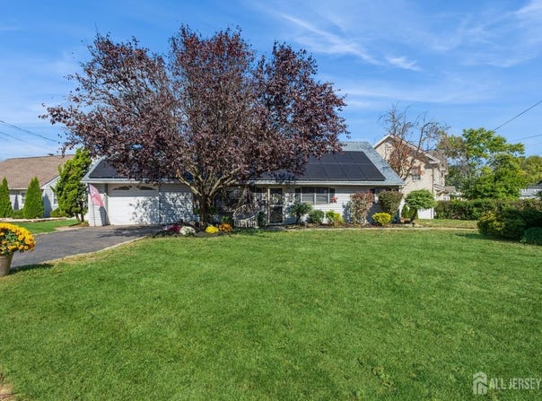 23 Colfax Road, Edison, NJ 08817