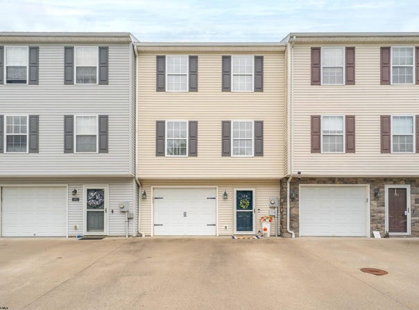 104 Eagle Drive, Maidsville, WV 26541