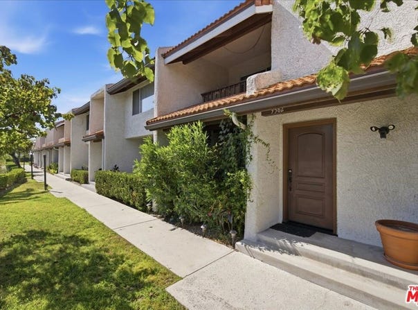 9562 Via Bernardo, Burbank, CA 91504