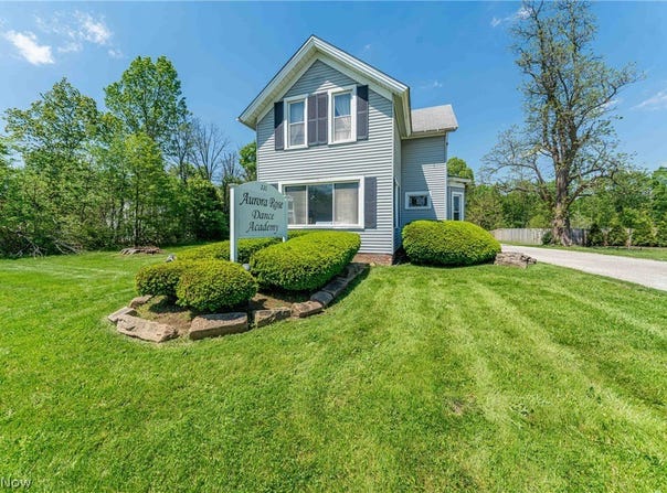 221 E Garfield Road, Aurora, OH 44202