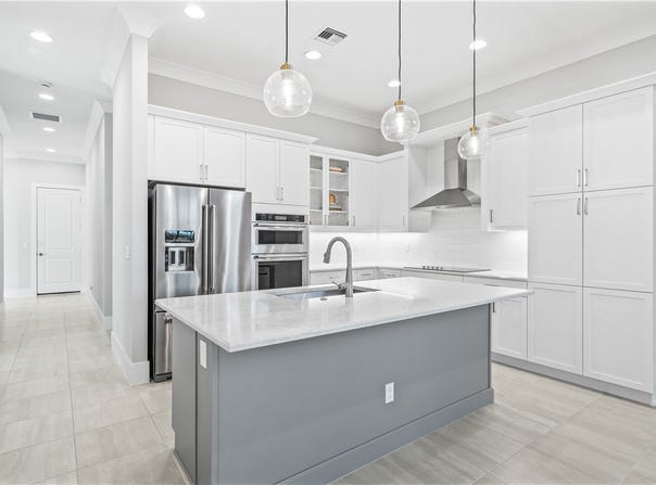 2152 Falls Manor, Vero Beach, FL 32967