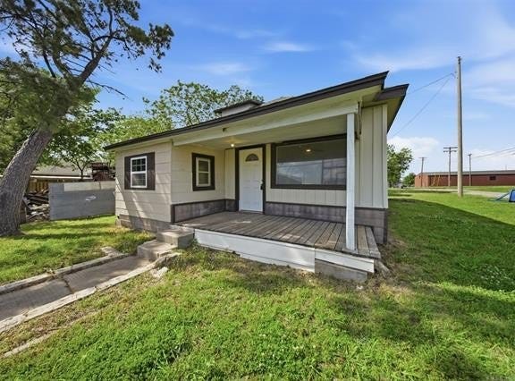 302 W Maple Street, Cushing, OK 74023