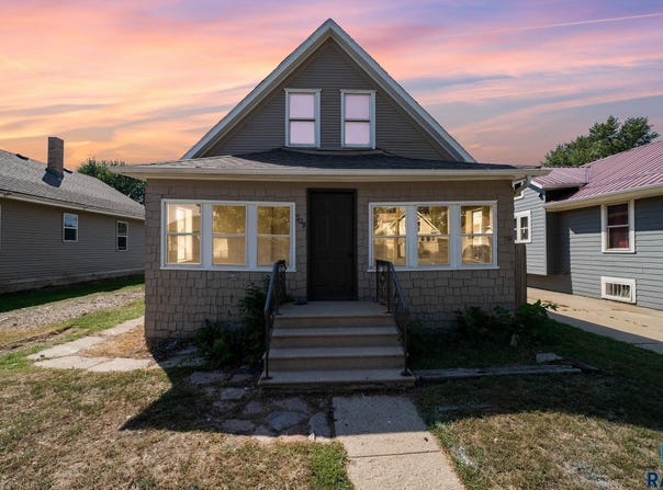 309 N Sherman Ave, Sioux Falls, SD 57103-1412