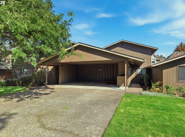 2204 RIDGEWAY Dr, Eugene, OR 97401