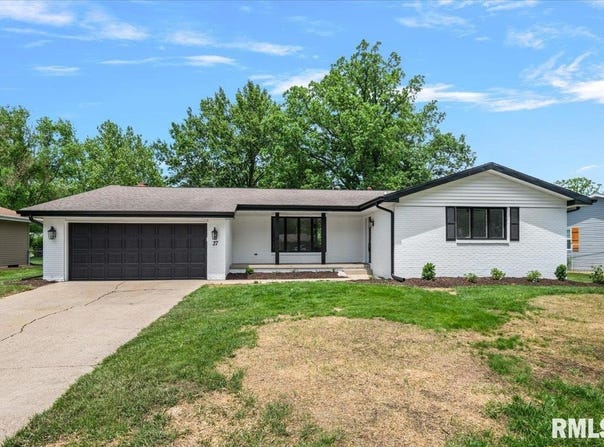 27 Mishawaka Drive, Rochester, IL 62653