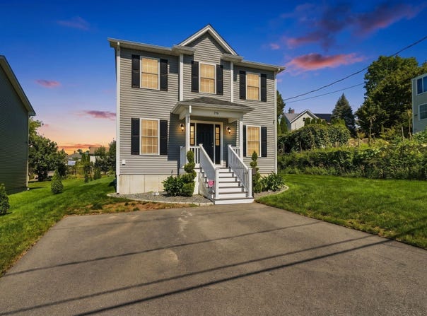 774 Hicks St, Fall River, MA 02724
