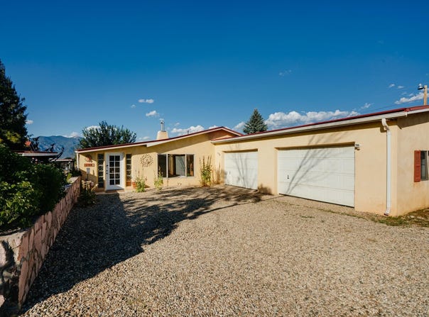 139A Dona Ana Rd, Ranchos de Taos, NM 87557
