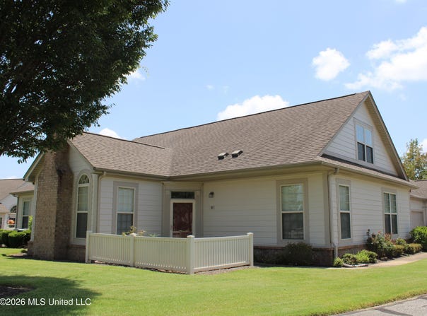 8817 Parkview Oaks Circle, Olive Branch, MS 38654