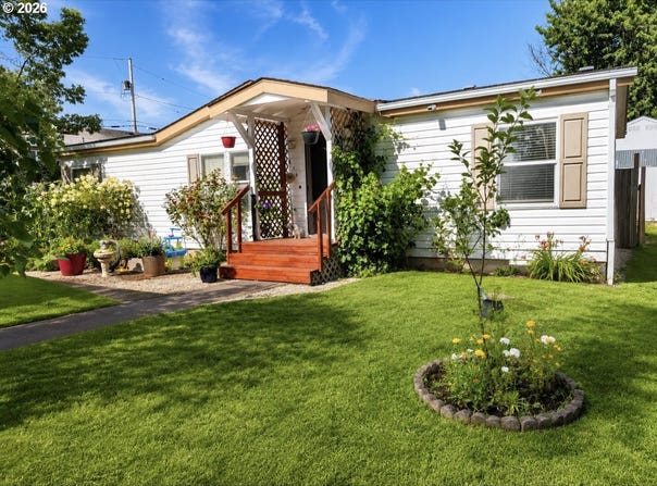 614 S 10TH St, StHelens, OR 97051