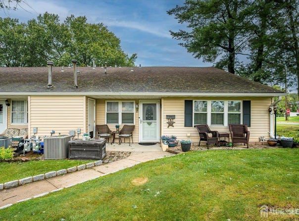 23 Nevada Court, Old Bridge, NJ 07747