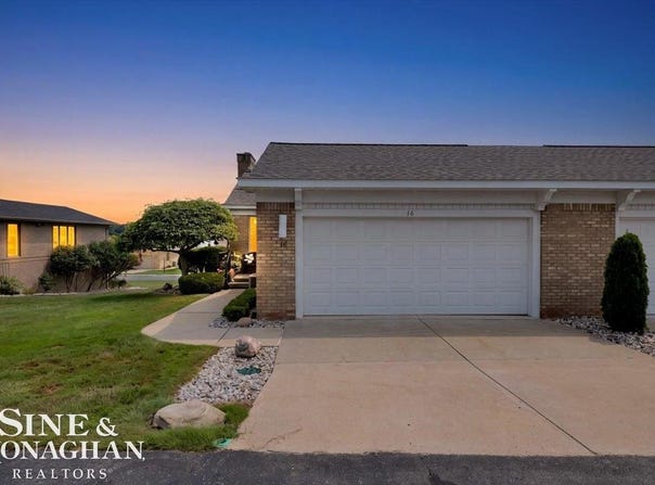 1935 River Road, Saint Clair, MI 48079