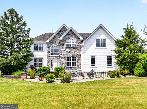 32 FERRIS WHEEL Drive, LAMBERTVILLE, NJ 08530