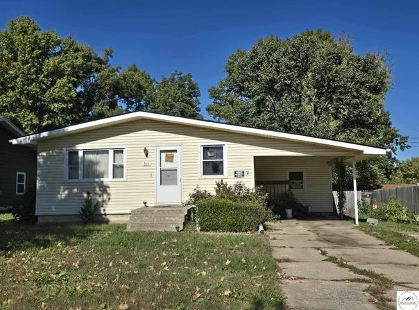 511 E Clinton Street, Clinton, MO 64735